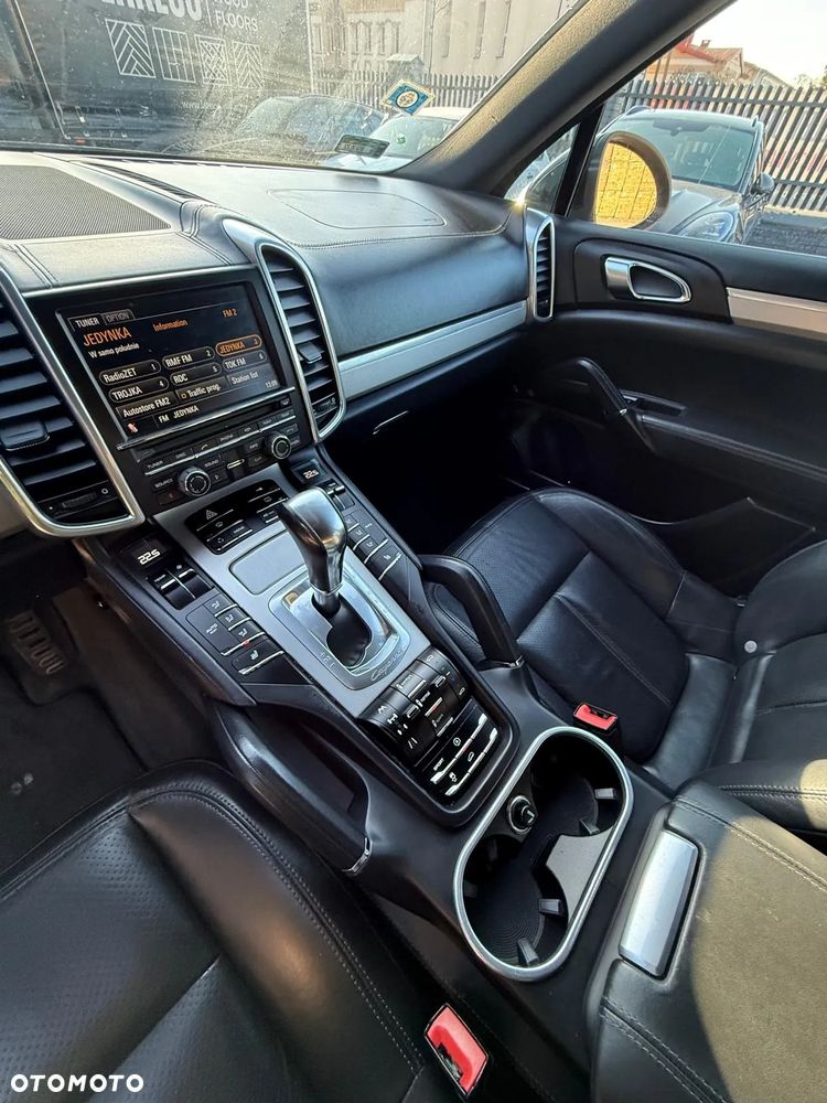 Porsche Cayenne - 13
