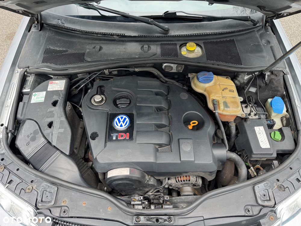 Volkswagen Passat 1.9 TDI Comfortline - 11