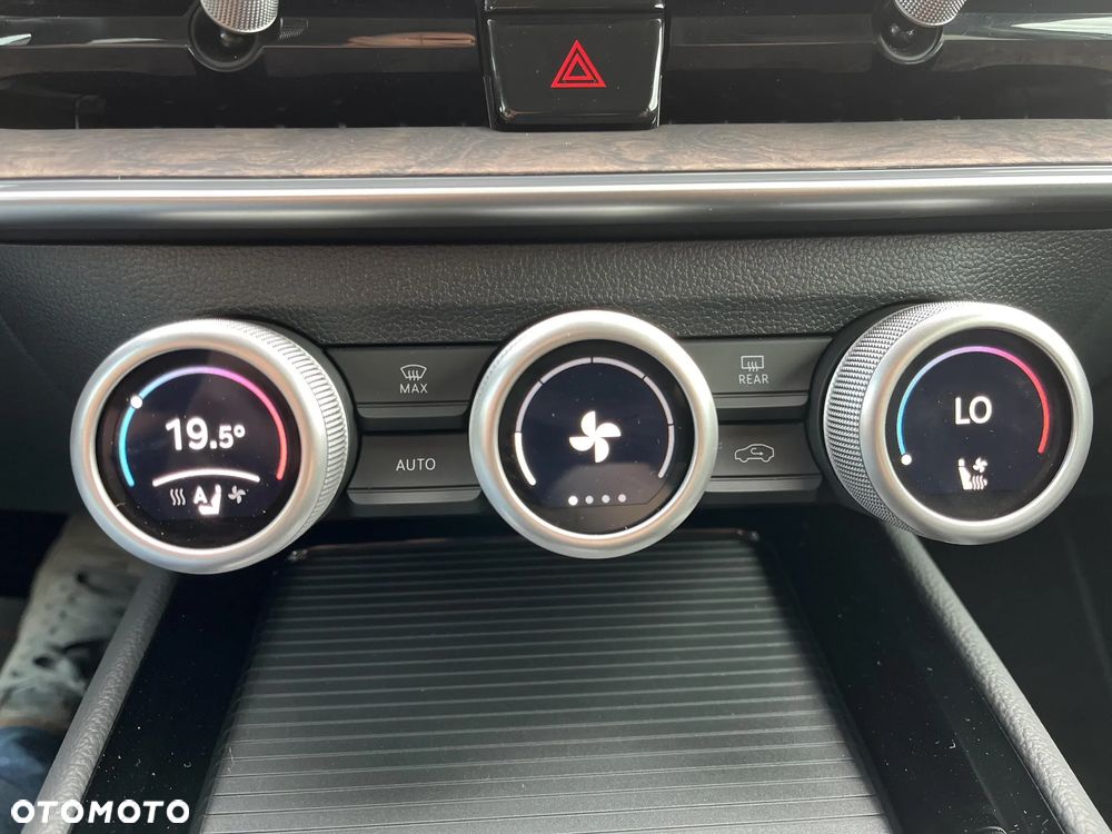 Skoda Superb 2.0 TDI SCR L&K DSG - 32