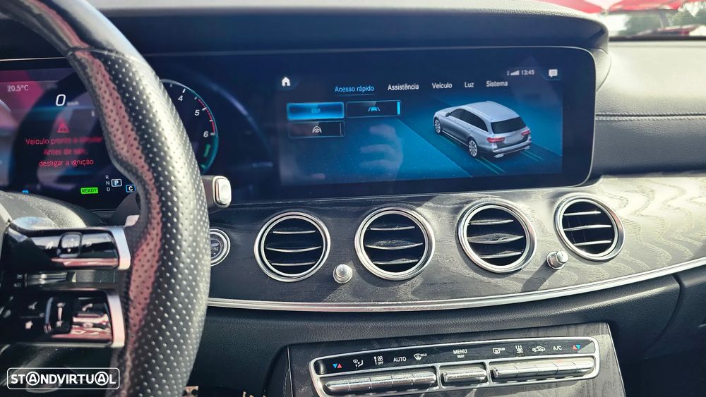 Mercedes-Benz E 300 de 4Matic 9G-TRONIC AMG Line - 32