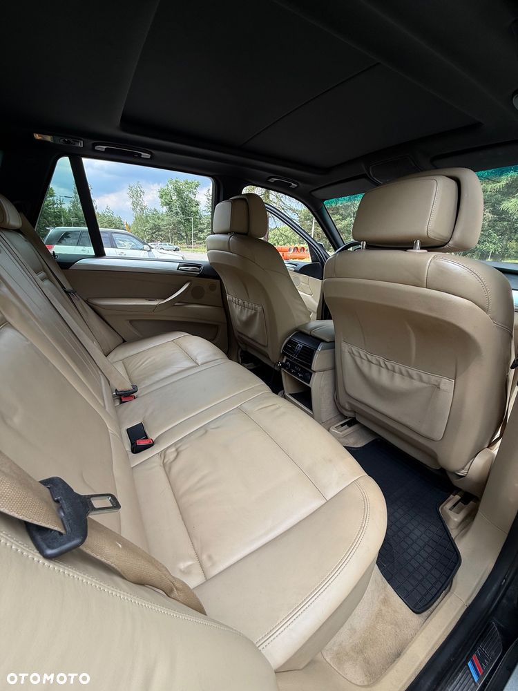 BMW X5 4.8i xDrive - 8