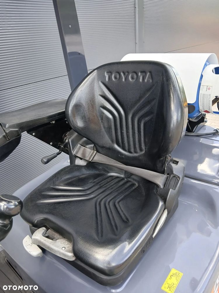 Toyota 02-8FGF15 - 8