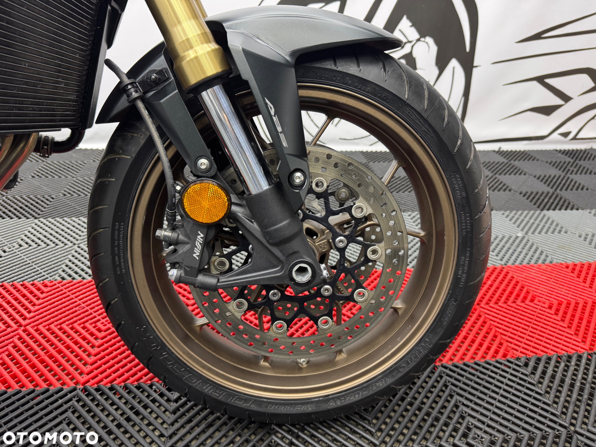 Honda CB - 32