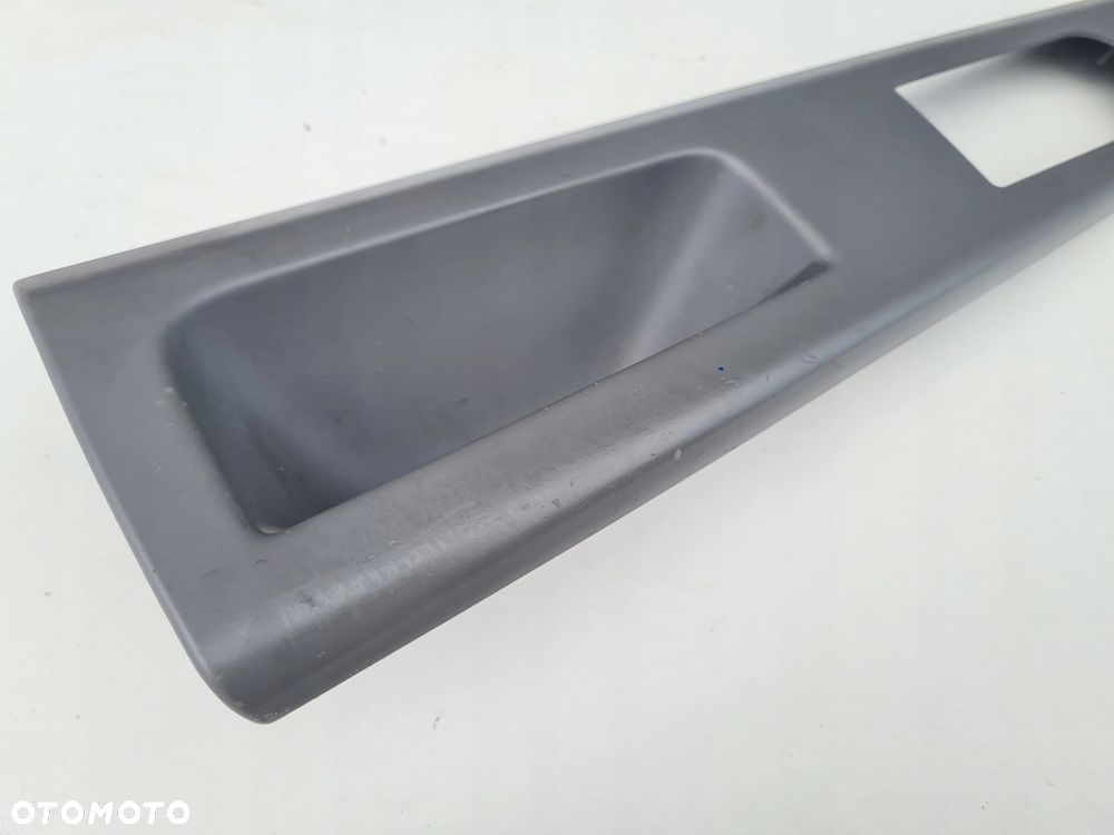 VW T5 MULTIVAN tapicerka osłona boczka lewy przód SZARY 7H5868087 - 4