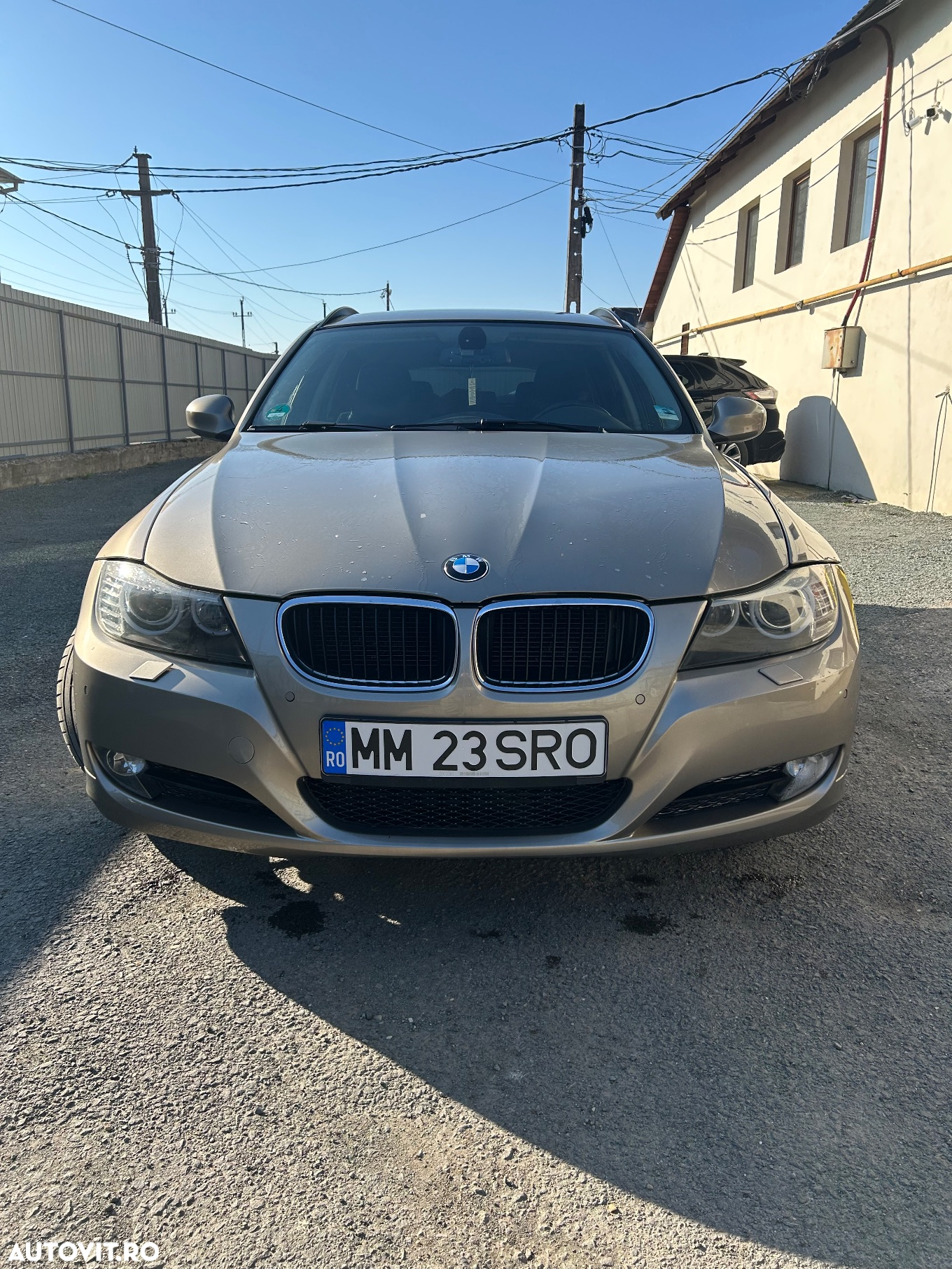 BMW Seria 3 318d DPF Touring Aut. - 3