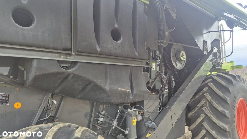 Claas Lexion 660 z hederem - 7