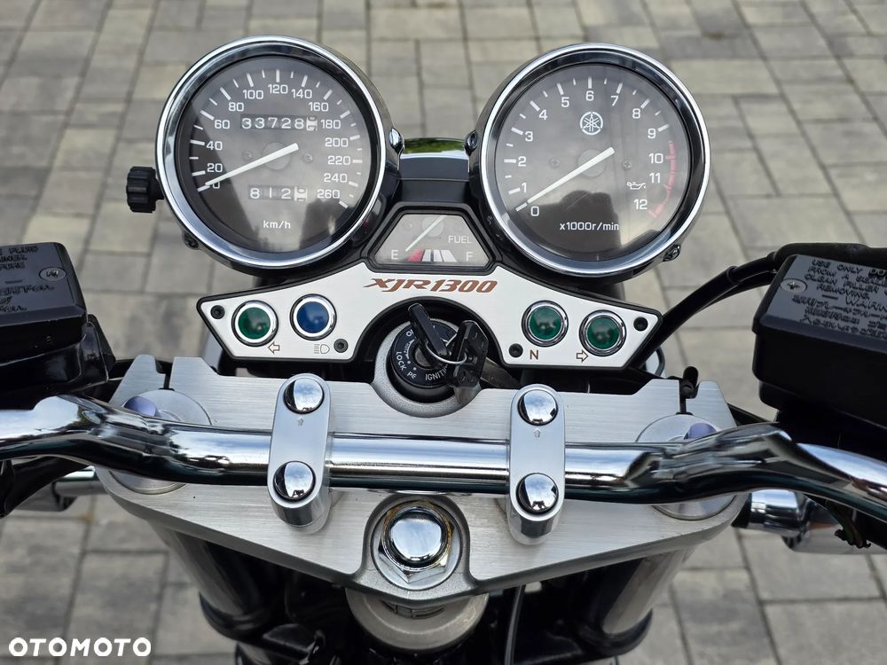Yamaha XJR - 14