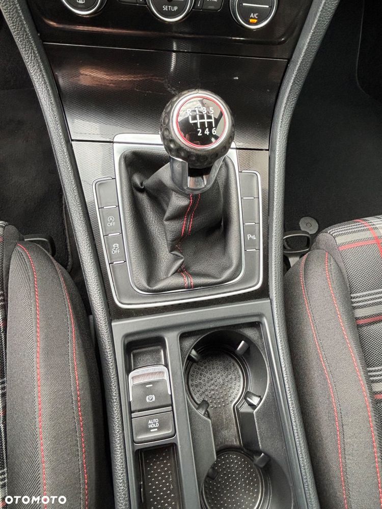 Volkswagen Golf VII 2.0 TSI BMT GTI - 33