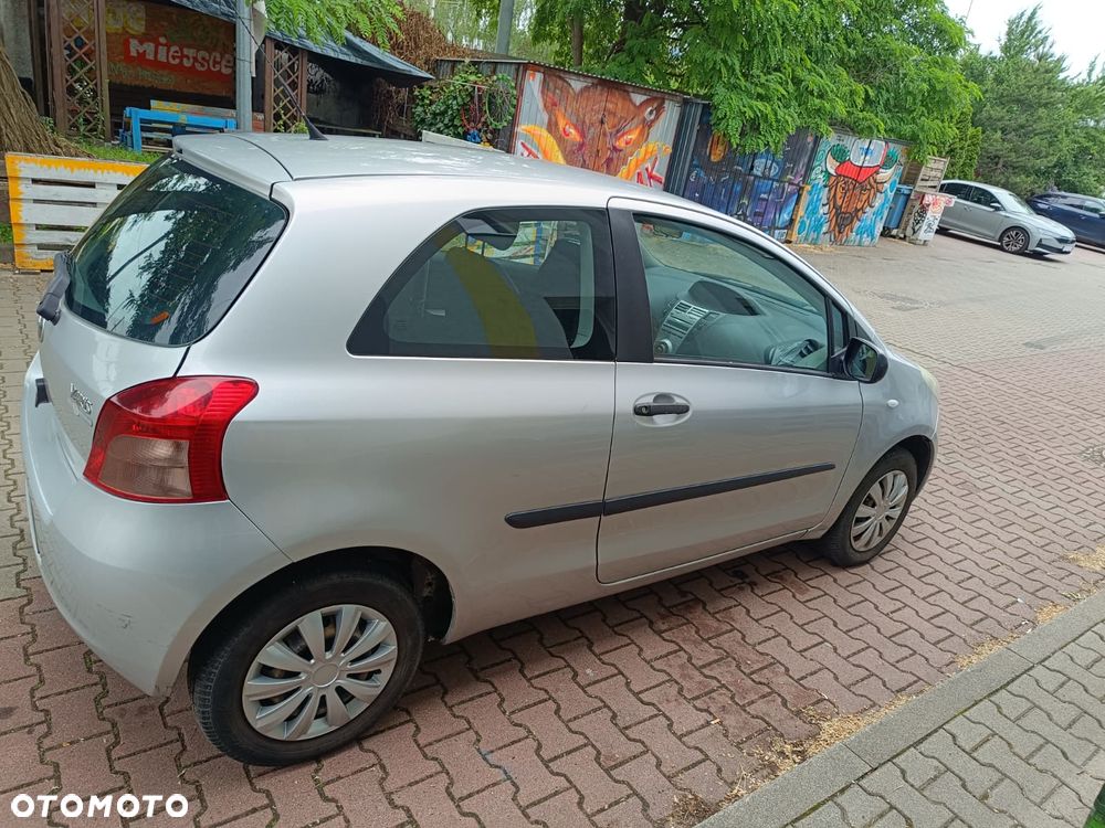 Toyota Yaris 1.0 Terra Start - 8