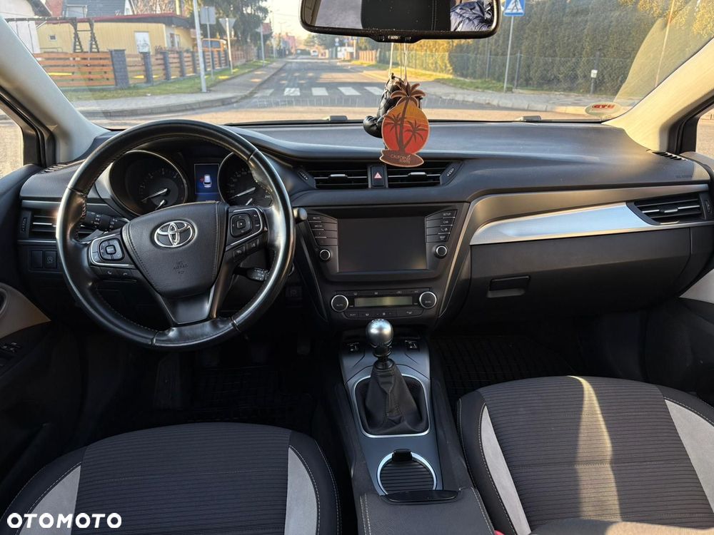 Toyota Avensis 2.0 D-4D Prestige - 9