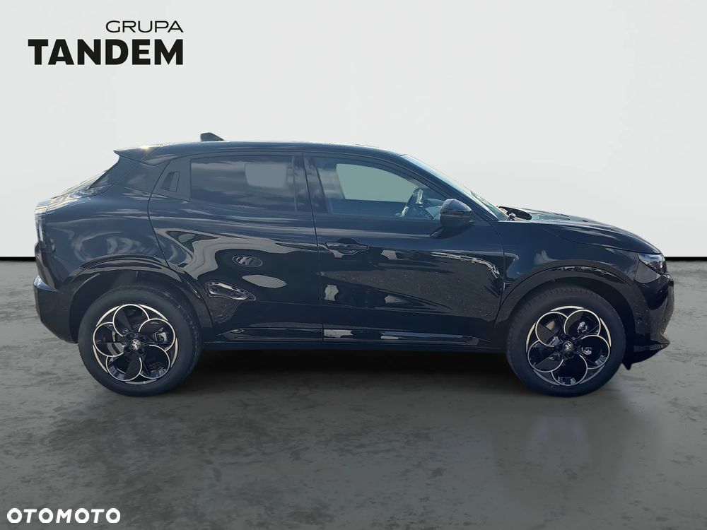 Alfa Romeo Junior 1.2 mHEV Ti eDCT - 4