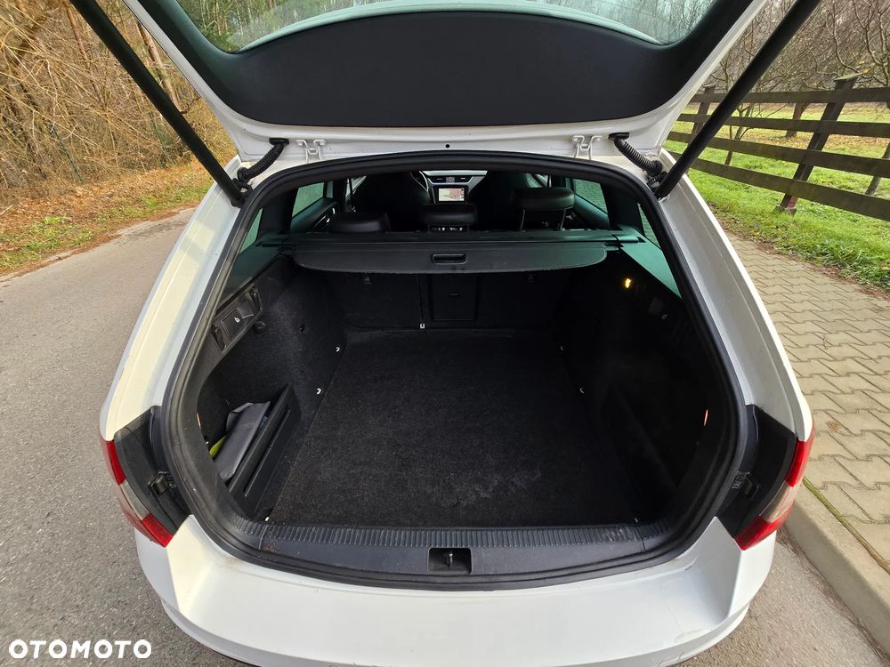 Skoda Octavia 2.0 TDI 4x4 DSG RS - 19