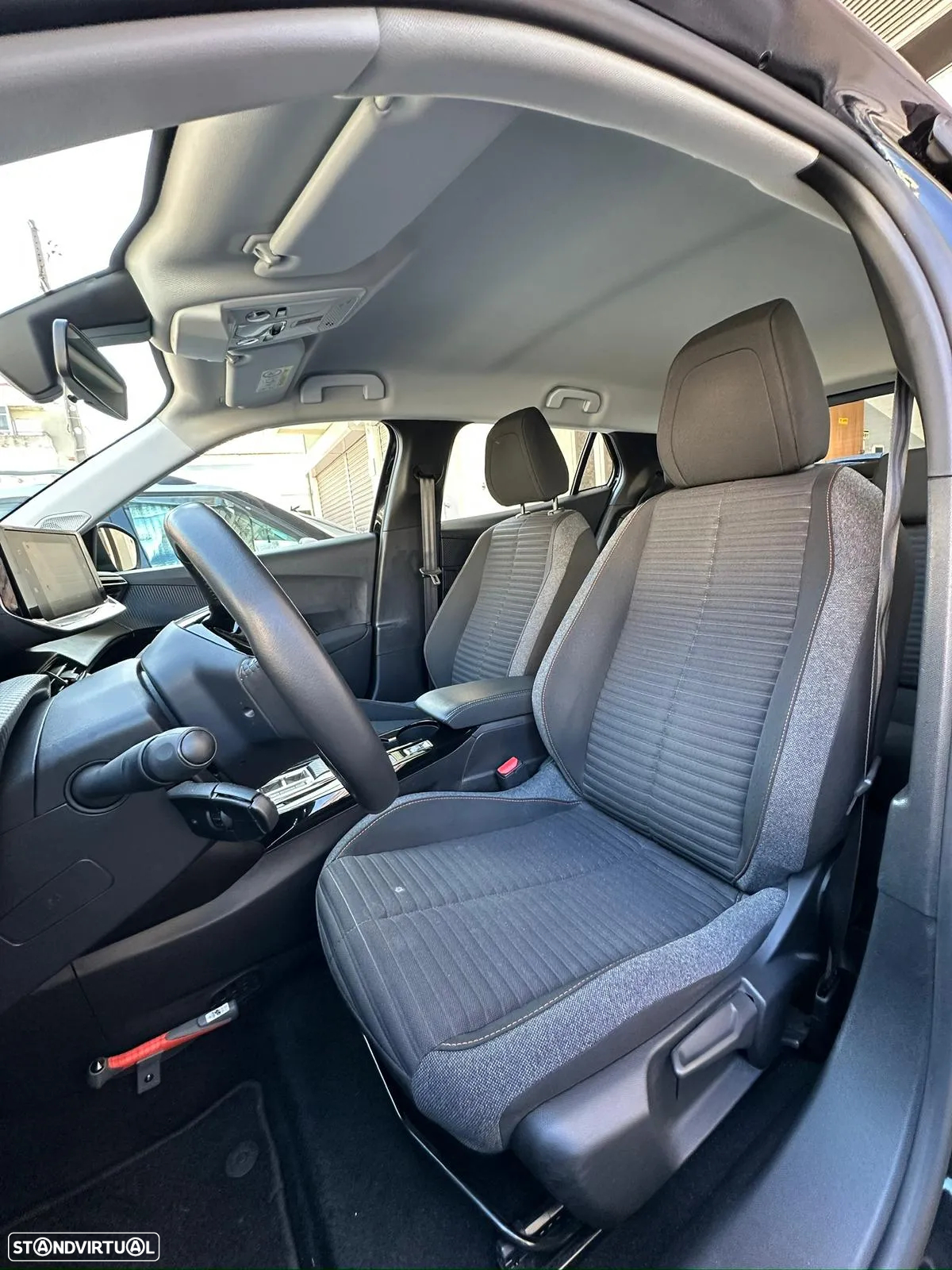 Peugeot e-2008 50 kWh Active - 9