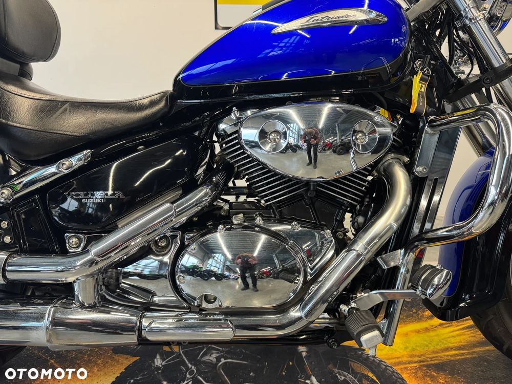 Suzuki Intruder - 12