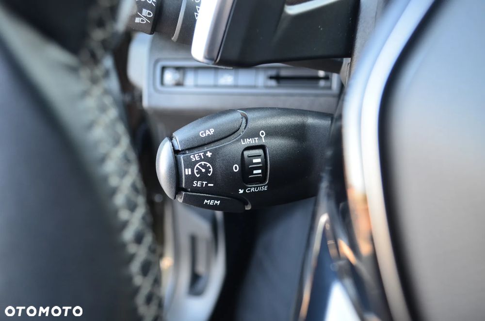 Peugeot 3008 BlueHDi 130 Stop & Start EAT8 Allure - 21