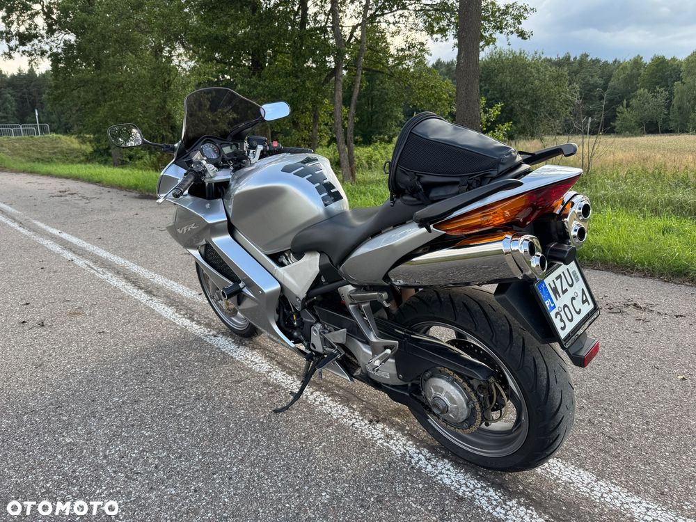 Honda VFR - 9