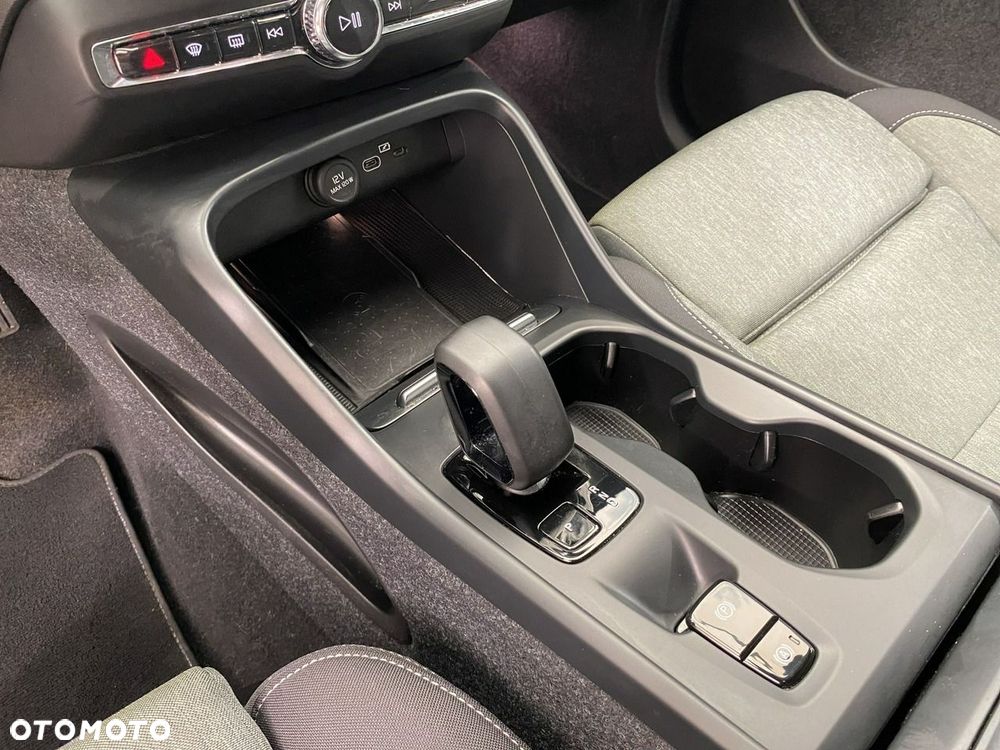 Volvo XC 40 - 23