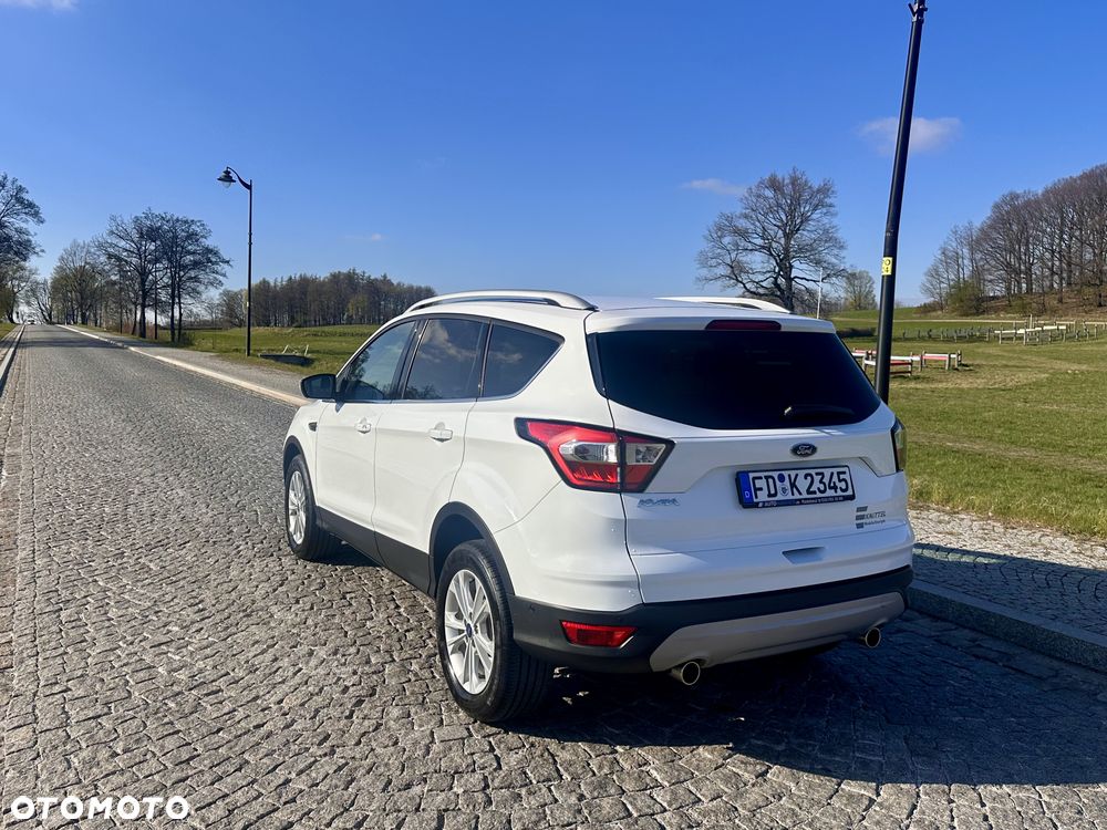 Ford Kuga - 10