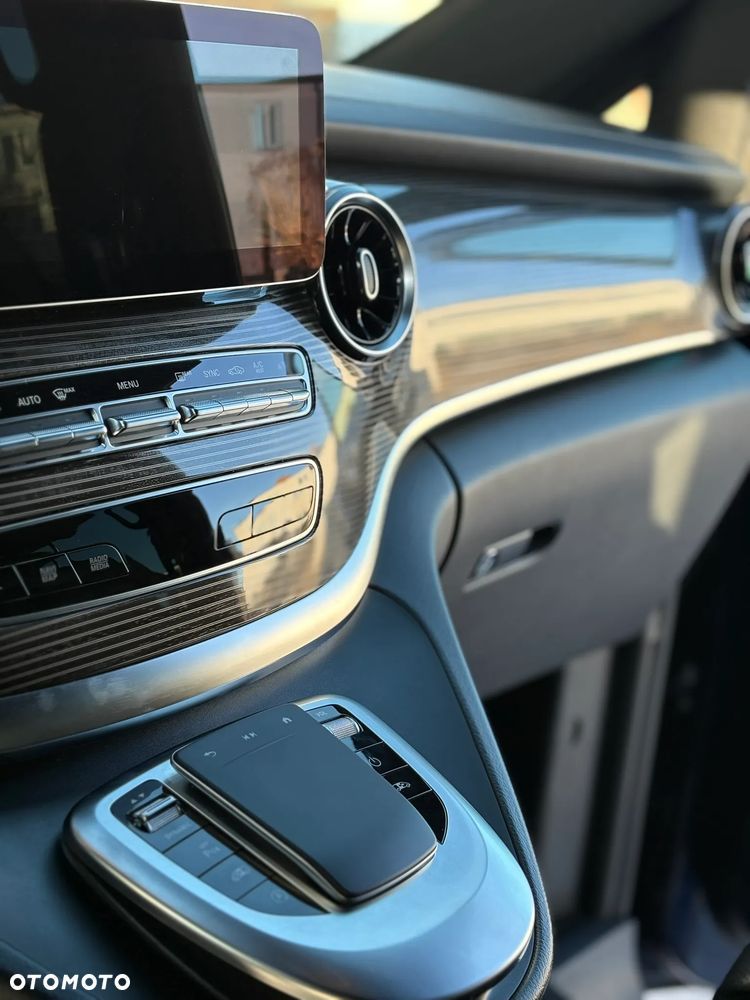 Mercedes-Benz Klasa V 300 d Avantgarde 9G-Tronic (d³ugi) - 3