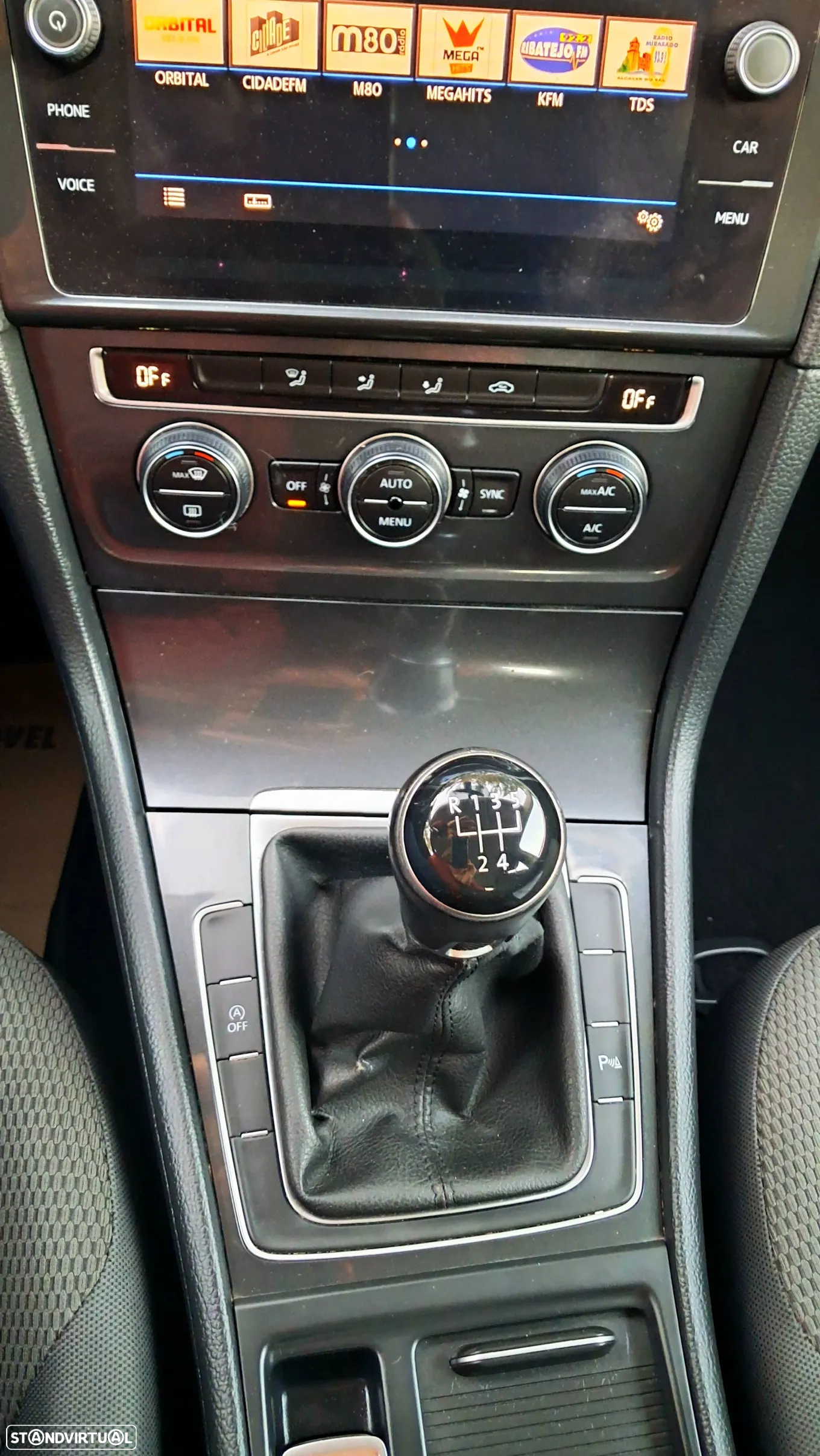 VW Golf Variant 1.6 TDi Confortline - 19