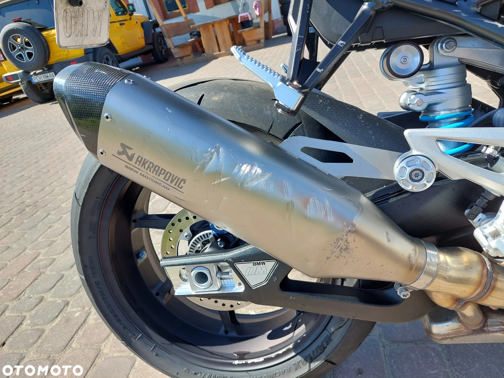 BMW S - 18