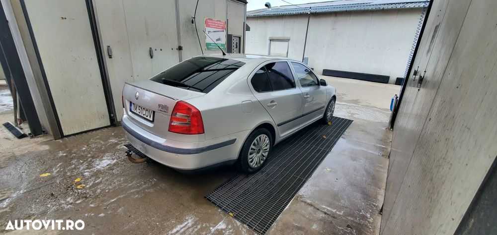 Skoda Octavia 2.0 FSI Laurin & Klement - 5