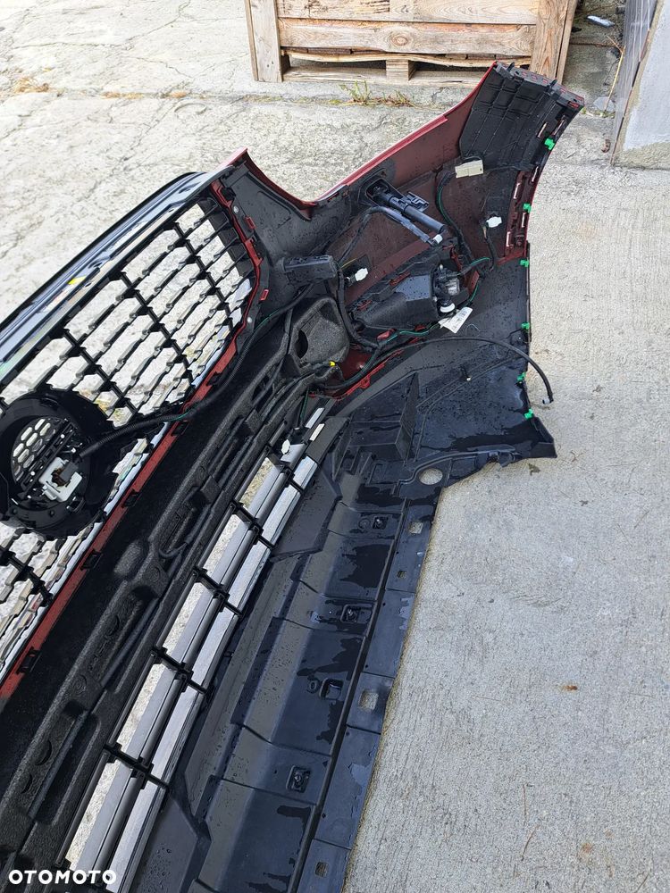 VOLVO XC40 ZDERZAK PRZÓD R.DESING KOD LAKIERU 725 - 7