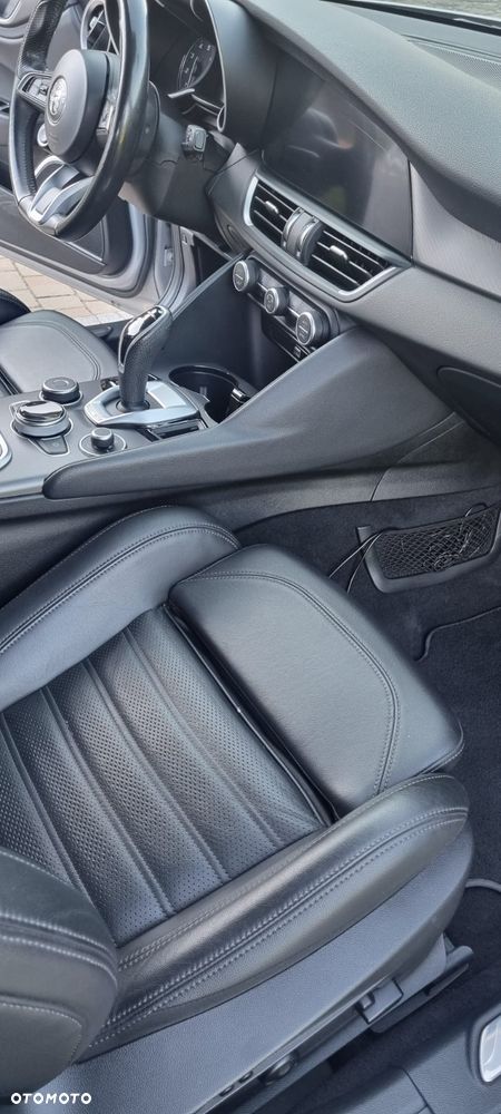 Alfa Romeo Giulia 2.0 Turbo Veloce Q4 - 13