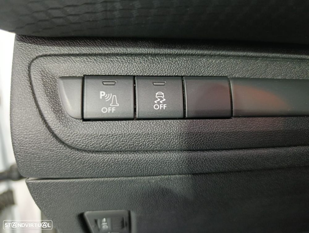Peugeot 208 1.2 PureTech Allure - 15