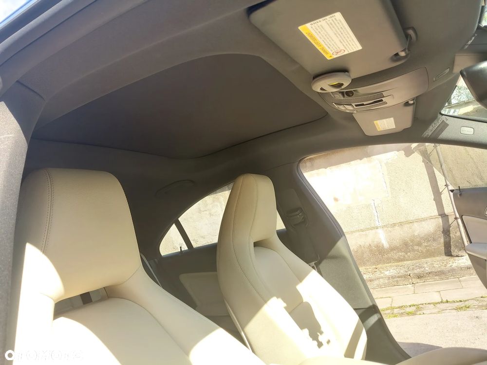 Mercedes-Benz CLA 250 4Matic 7G-DCT AMG Line - 12