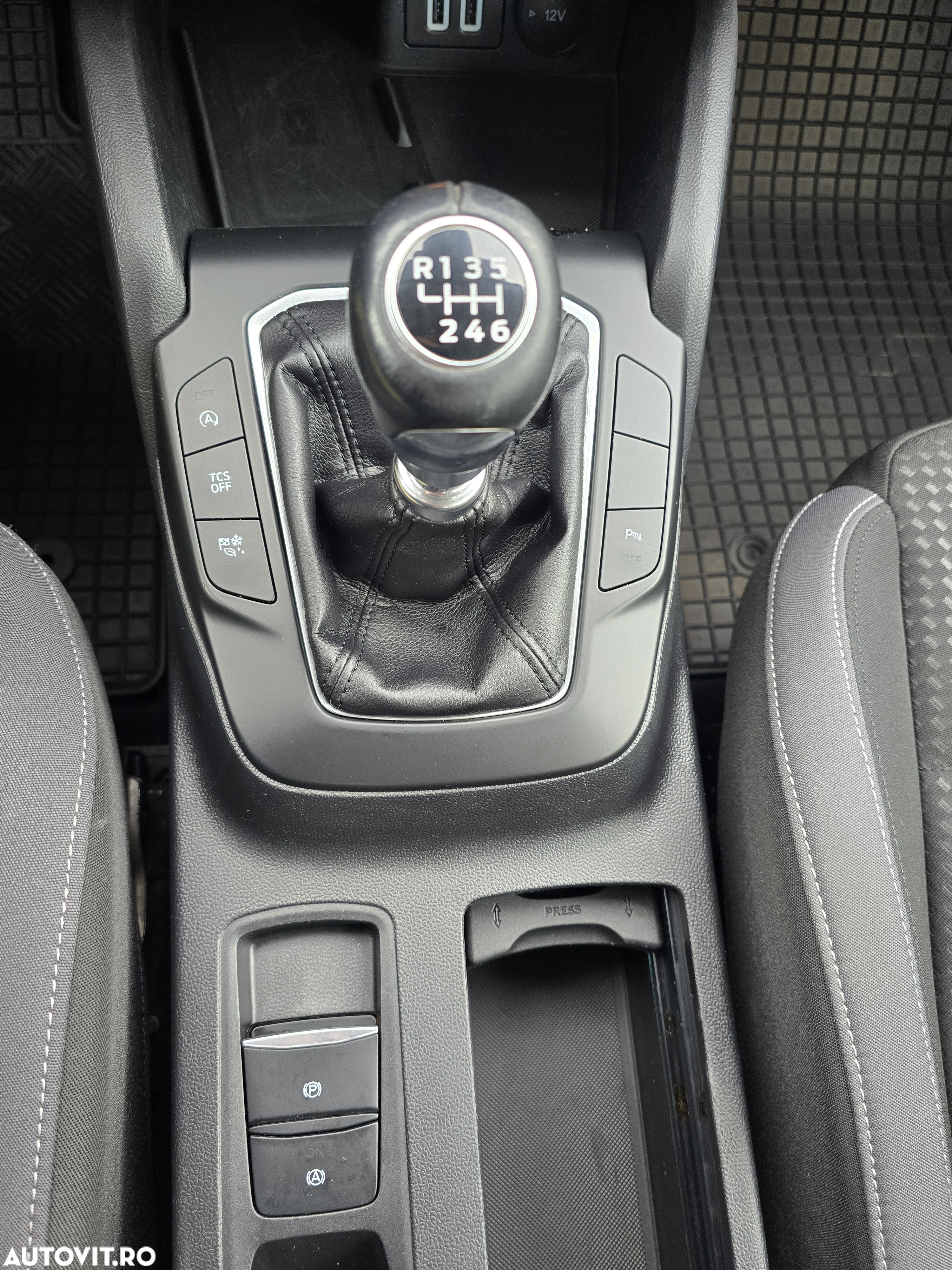 Ford Focus 1.5 EcoBlue Connected - 17