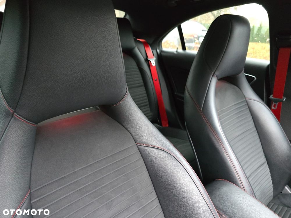 Mercedes-Benz CLA 45 AMG 4-Matic - 15