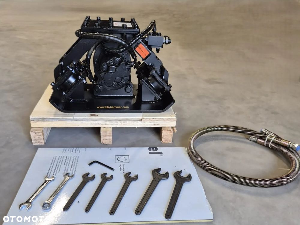 Zagęszczarka Płytowa Hydrauliczna maszyny 1-2,5 T BK Hammer - 3