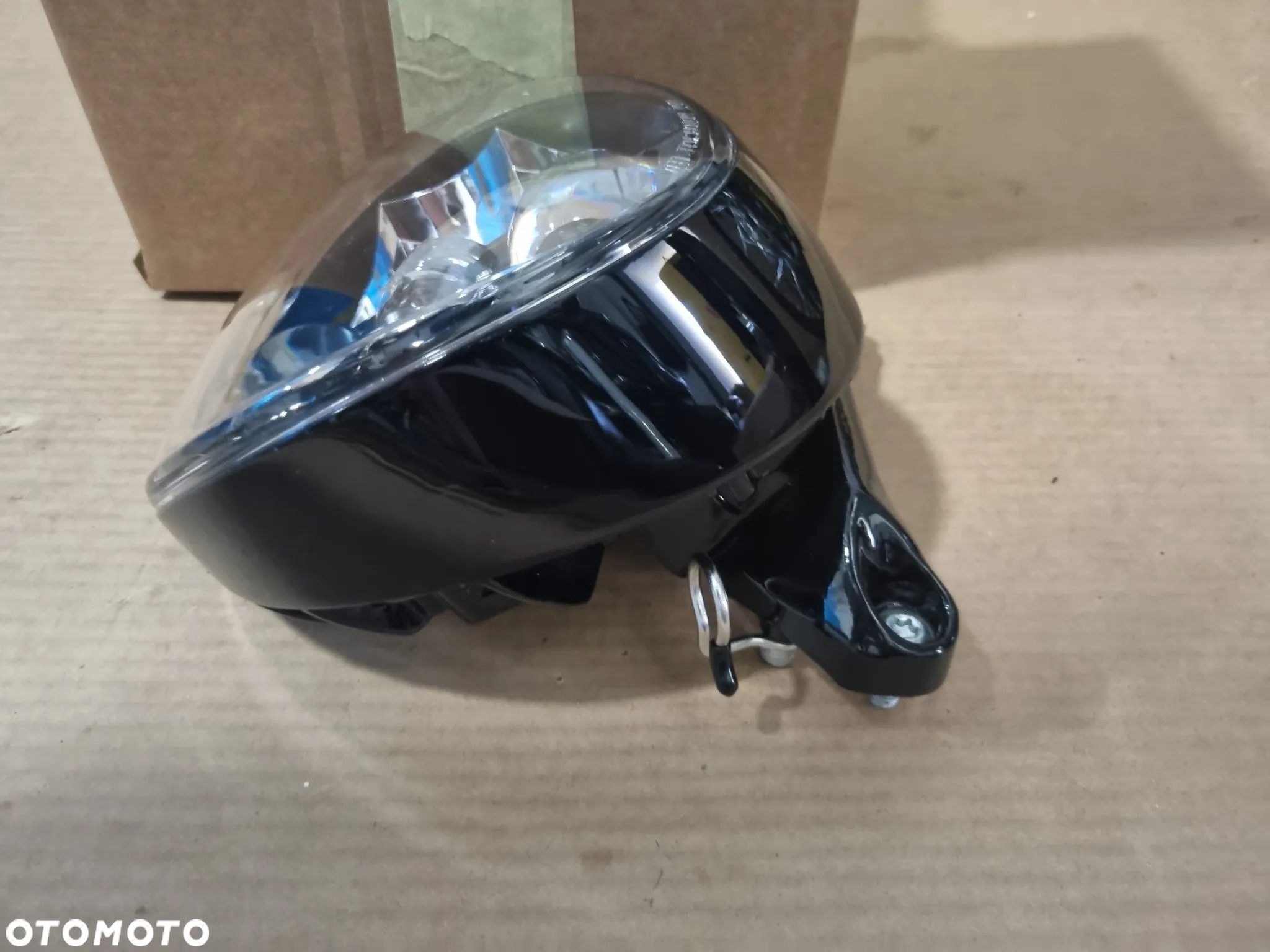 Harley Davidson Softail Breakout FXBRS M8 lampa reflektor Led 67700344A - 3