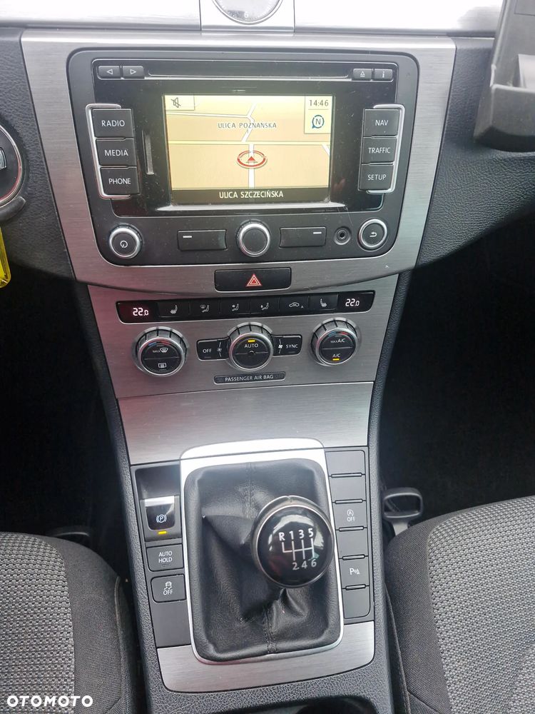 Volkswagen Passat 2.0 TDI DPF BlueMotion Technology Trendline - 27