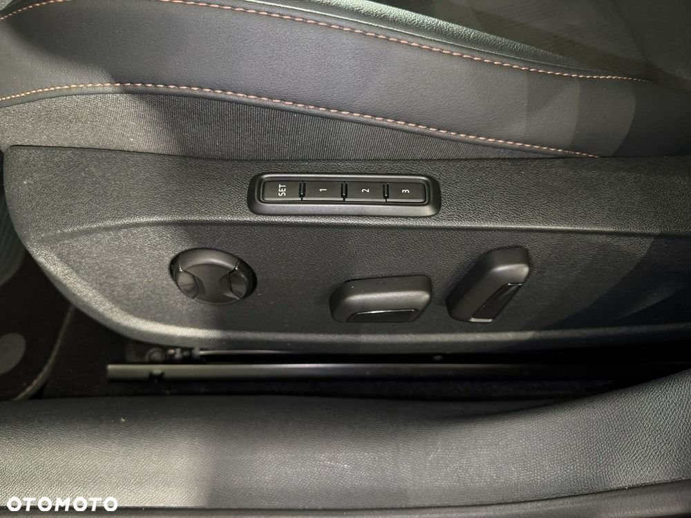 Cupra Formentor 1.5 eTSI DSG - 32