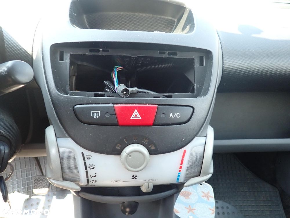 CZĘŚCI - Toyota Aygo I 1,0 67KM 1KR-FE 1KR-B52 HB 5D 5B lakier 1E0 2008r. INDEX - 10223 - 10