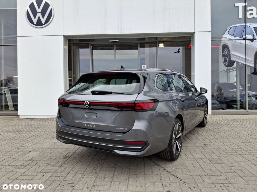 Volkswagen Passat - 8