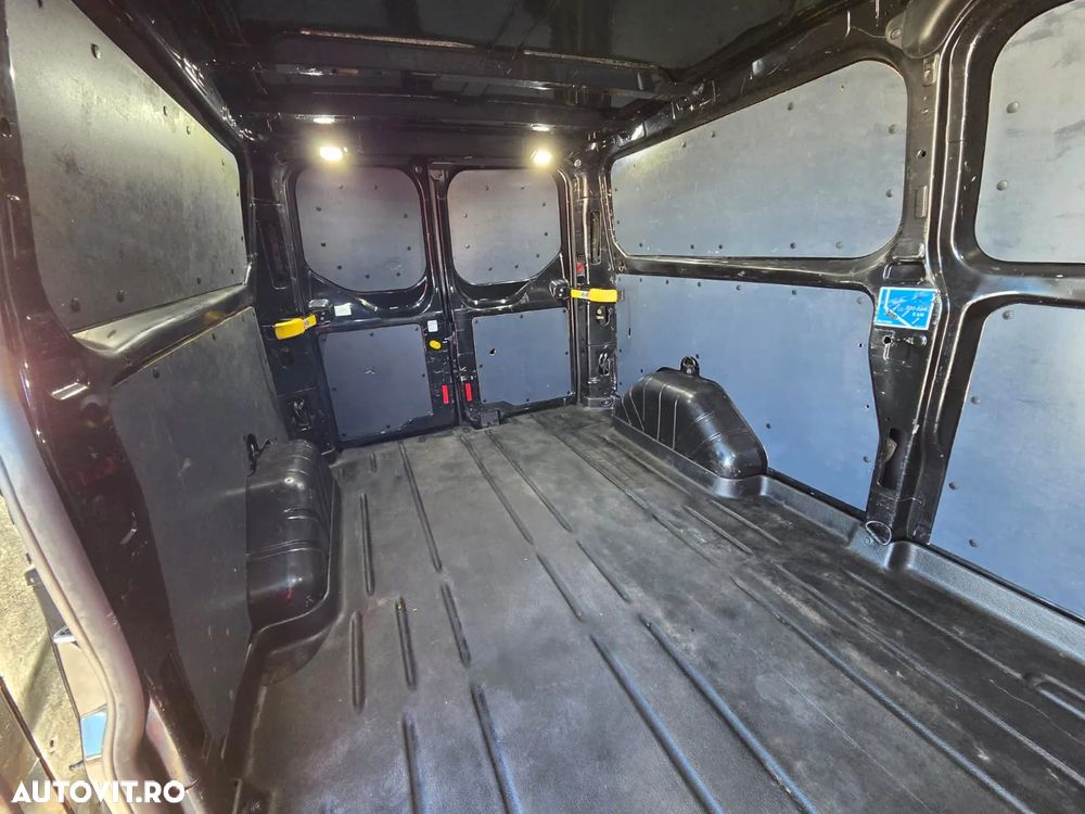 Ford New Transit Custom Black Edition L2H1 - 16
