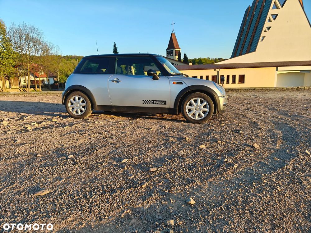 MINI Cooper Standard - 31