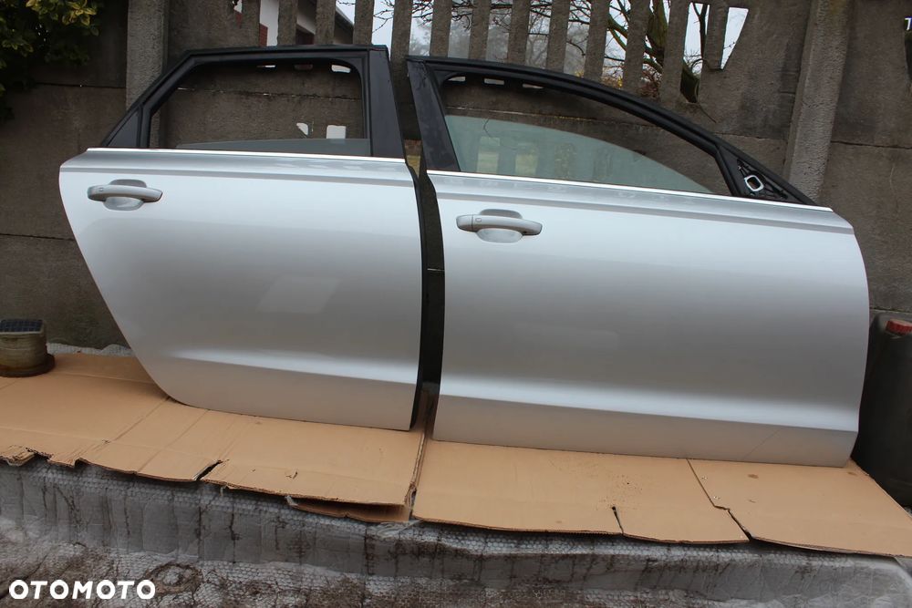 DRZWI PRZEDNIE TYLNE PRAWE AUDI A6 C7 AVANT LY5Q 2015
