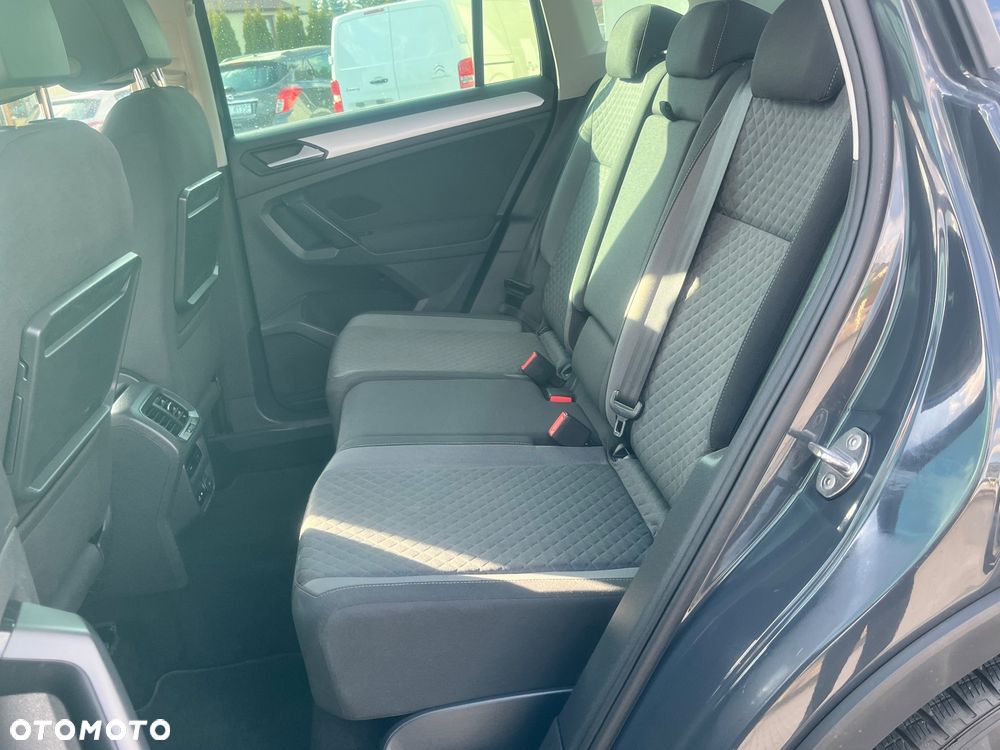 Volkswagen Tiguan - 11