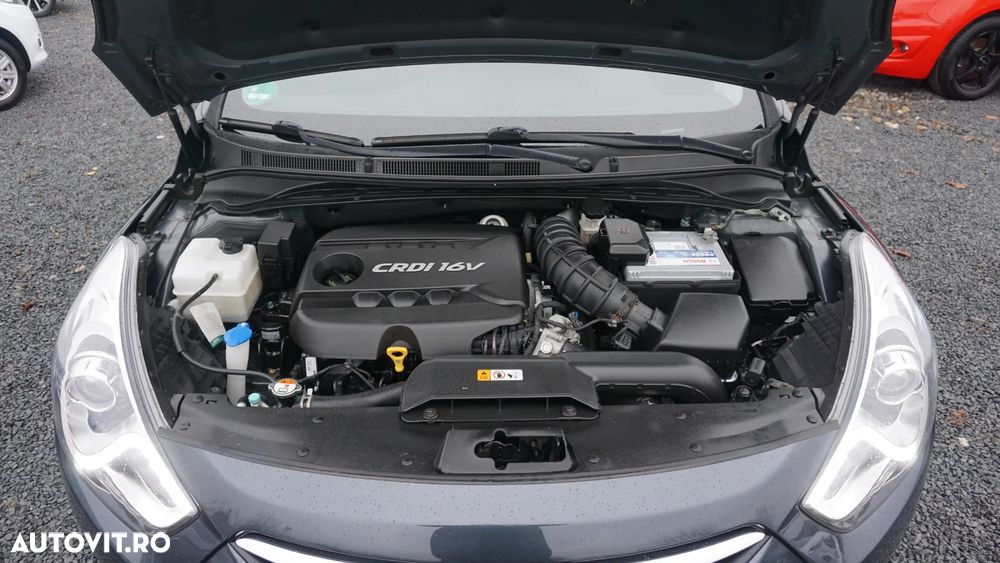 Hyundai i40 i40cw 1.7 CRDi Automatik Fifa World Cup Edition Gold - 32