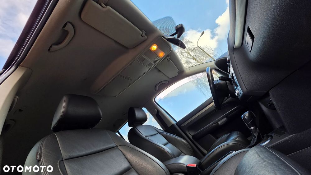 Volkswagen Touran 2.0 TDI DPF DSG Comfortline - 20