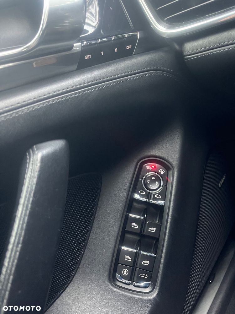 Porsche Panamera 4S - 17