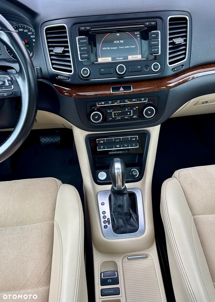 Volkswagen Sharan 2.0 TSI DSG Highline - 16