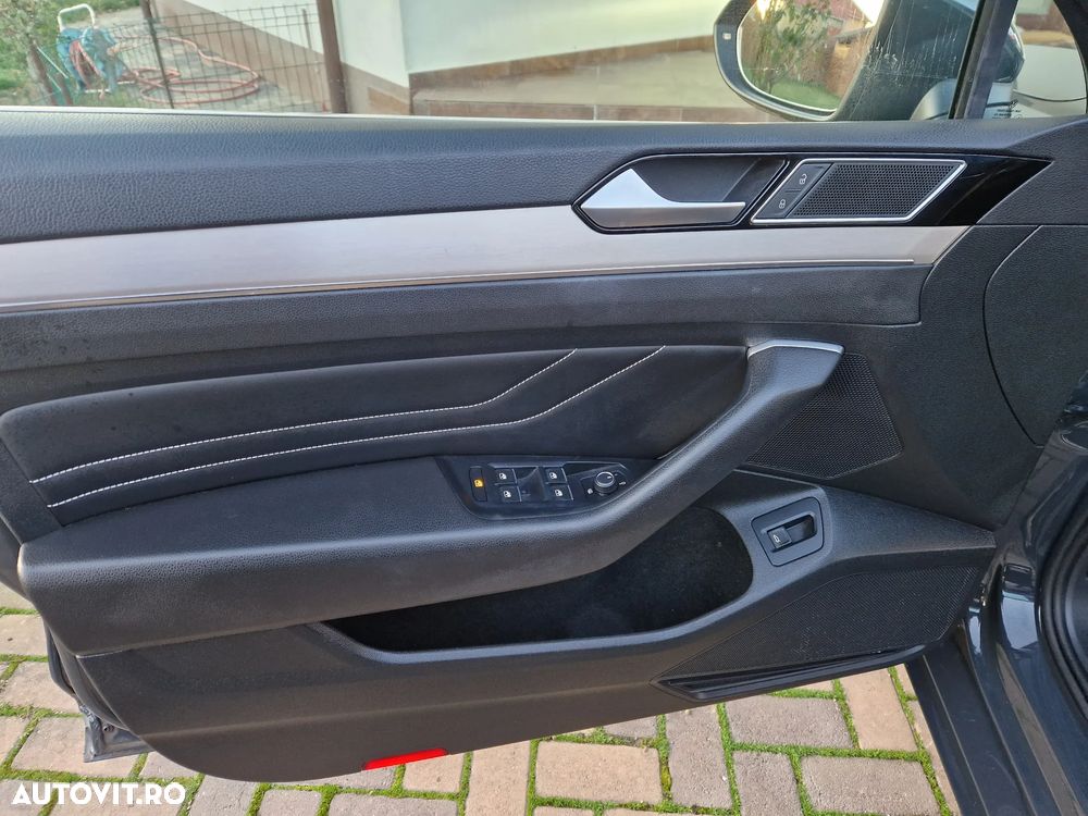 Volkswagen Passat 2.0 TDI DSG Highline - 11
