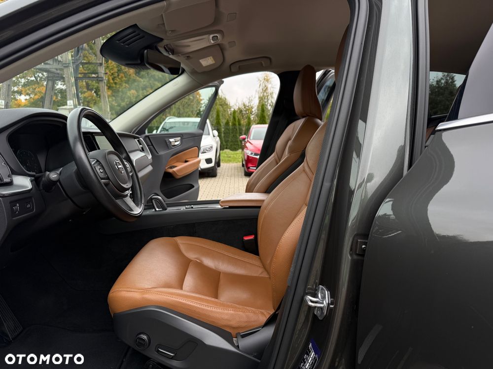 Volvo XC 60 B4 B Geartronic Momentum Pro - 23