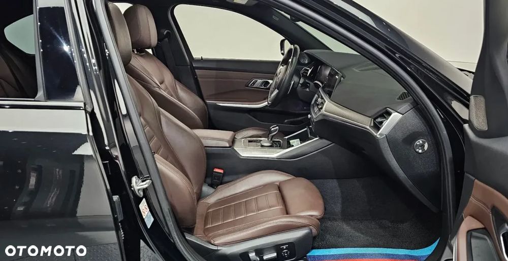 BMW Seria 3 330i xDrive M Sport sport - 10