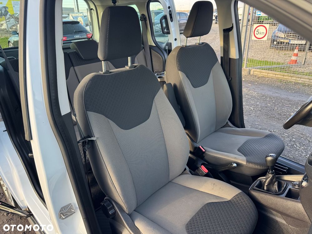 Ford Tourneo Courier 1.5 TDCi S&S Trend - 10